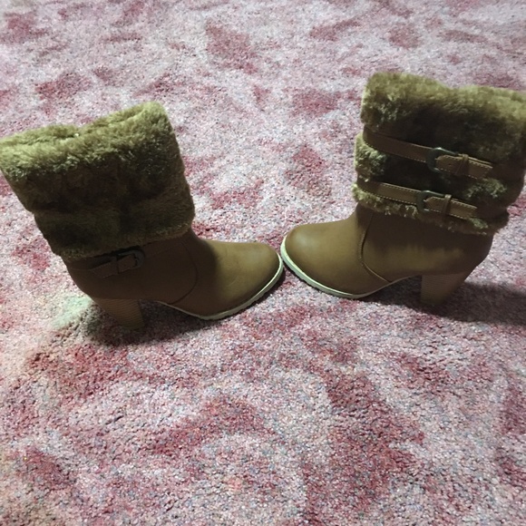 Boots - Picture 2 of 3